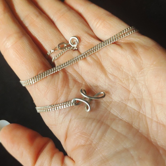 .925 Infinity Loop Cross Necklace .925 Sterling Silver 20" - Picture 4 of 8